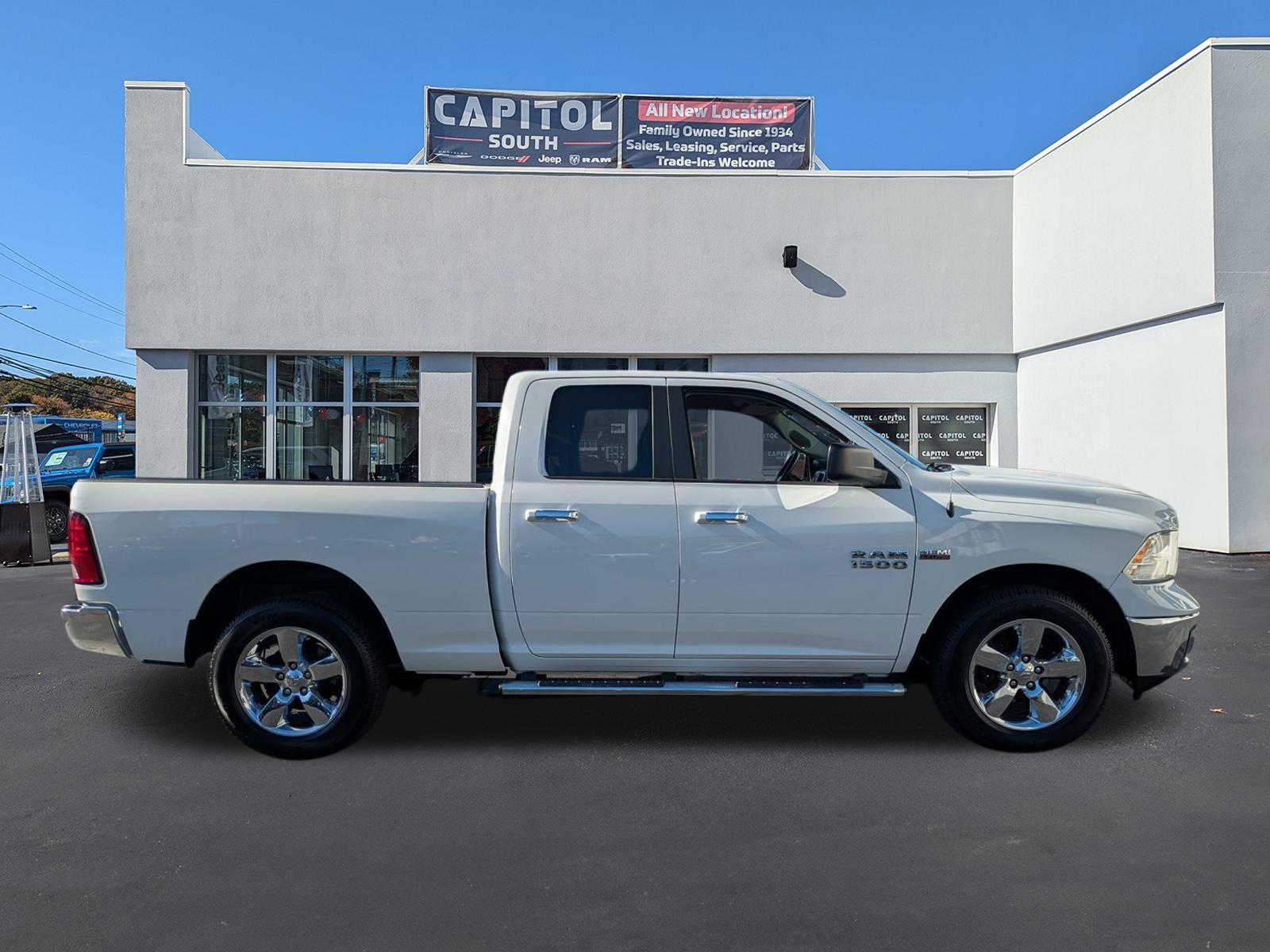 2016 Ram 1500 SLT photo 2