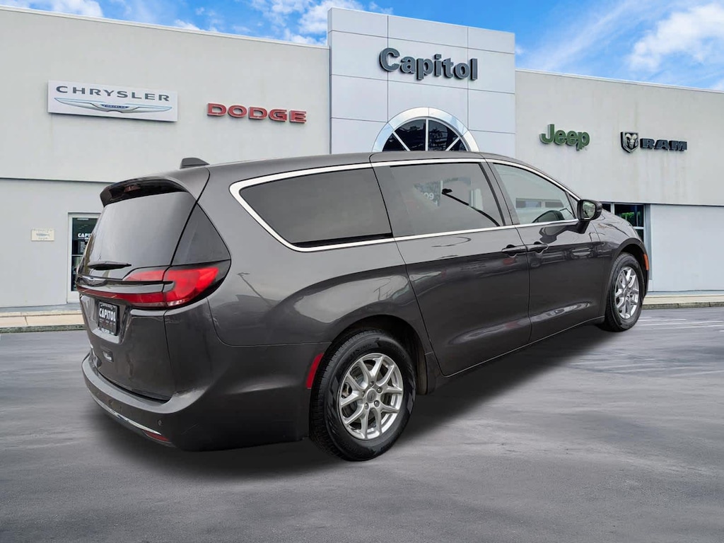 Used 2023 Chrysler Pacifica Touring L Van