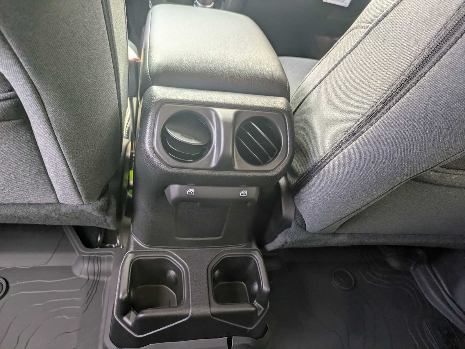 2025 Jeep Wrangler 4-Door Sport S - Photo 29