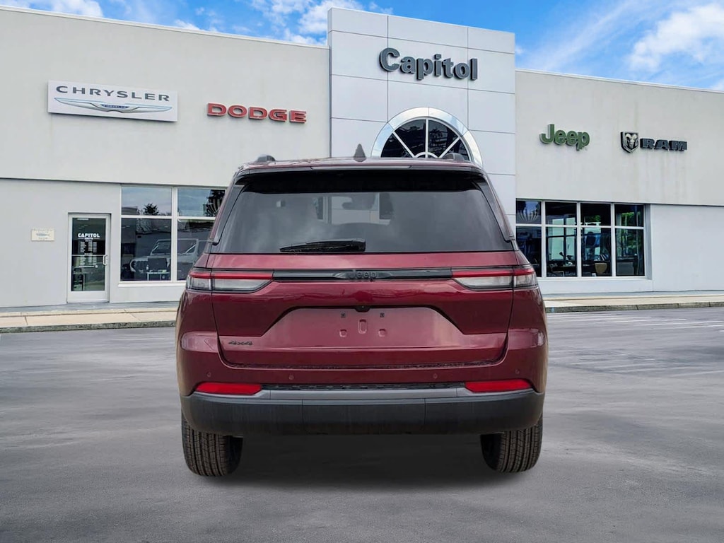 New 2026 Jeep Grand Cherokee LAREDO ALTITUDE 4X4 Sport Utility