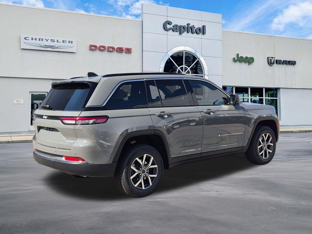 New 2027 Jeep Grand Cherokee Laredo X Sport Utility
