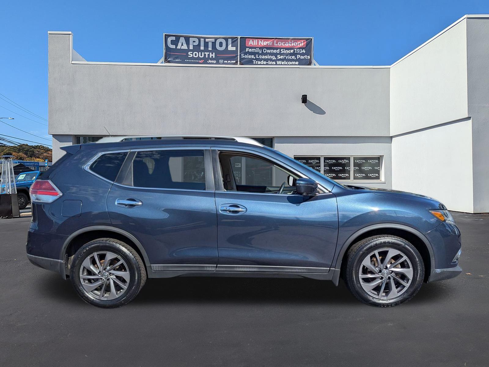 2016 Nissan Rogue SL photo 2