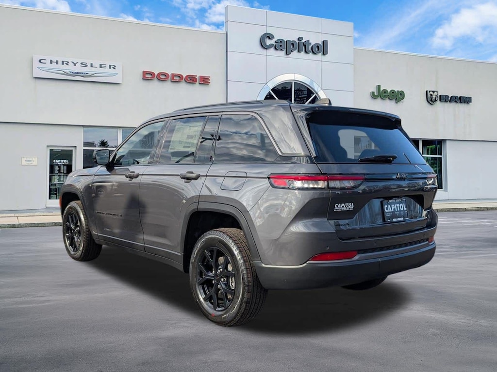 New 2026 Jeep Grand Cherokee Altitude Sport Utility