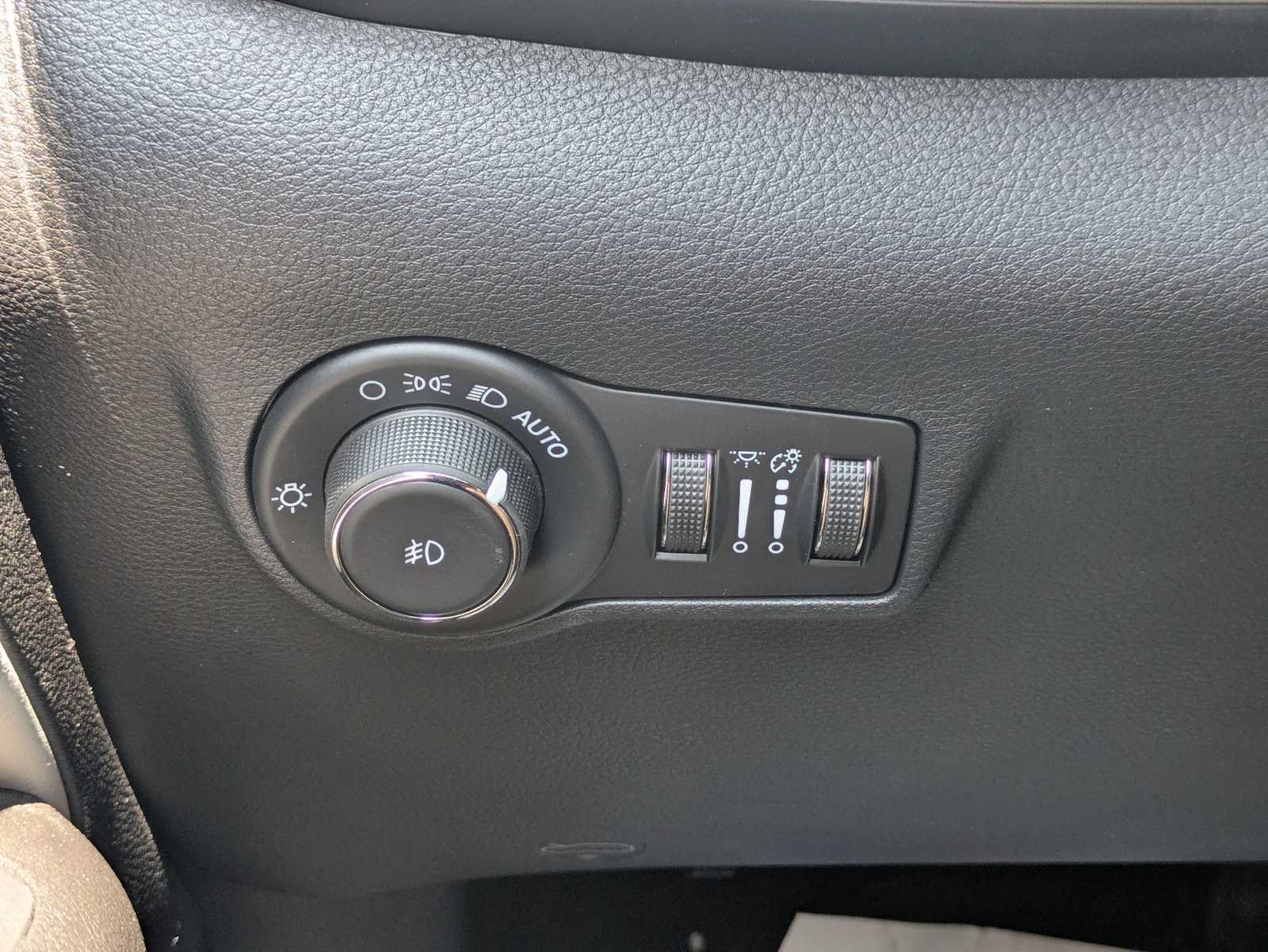 2025 Jeep Compass Limited - Photo 16
