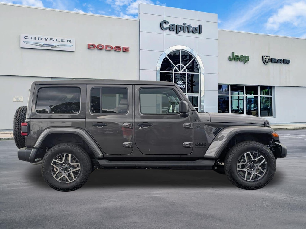 New 2026 Jeep Wrangler 4-DOOR SAHARA Sport Utility