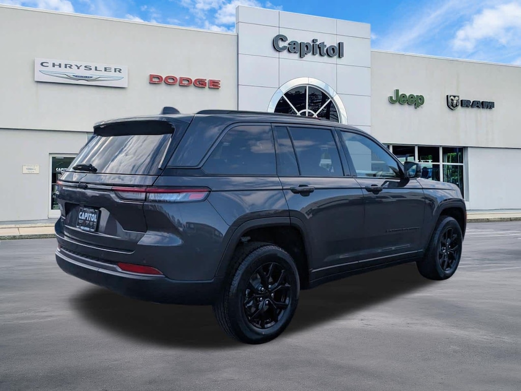 New 2026 Jeep Grand Cherokee Altitude Sport Utility