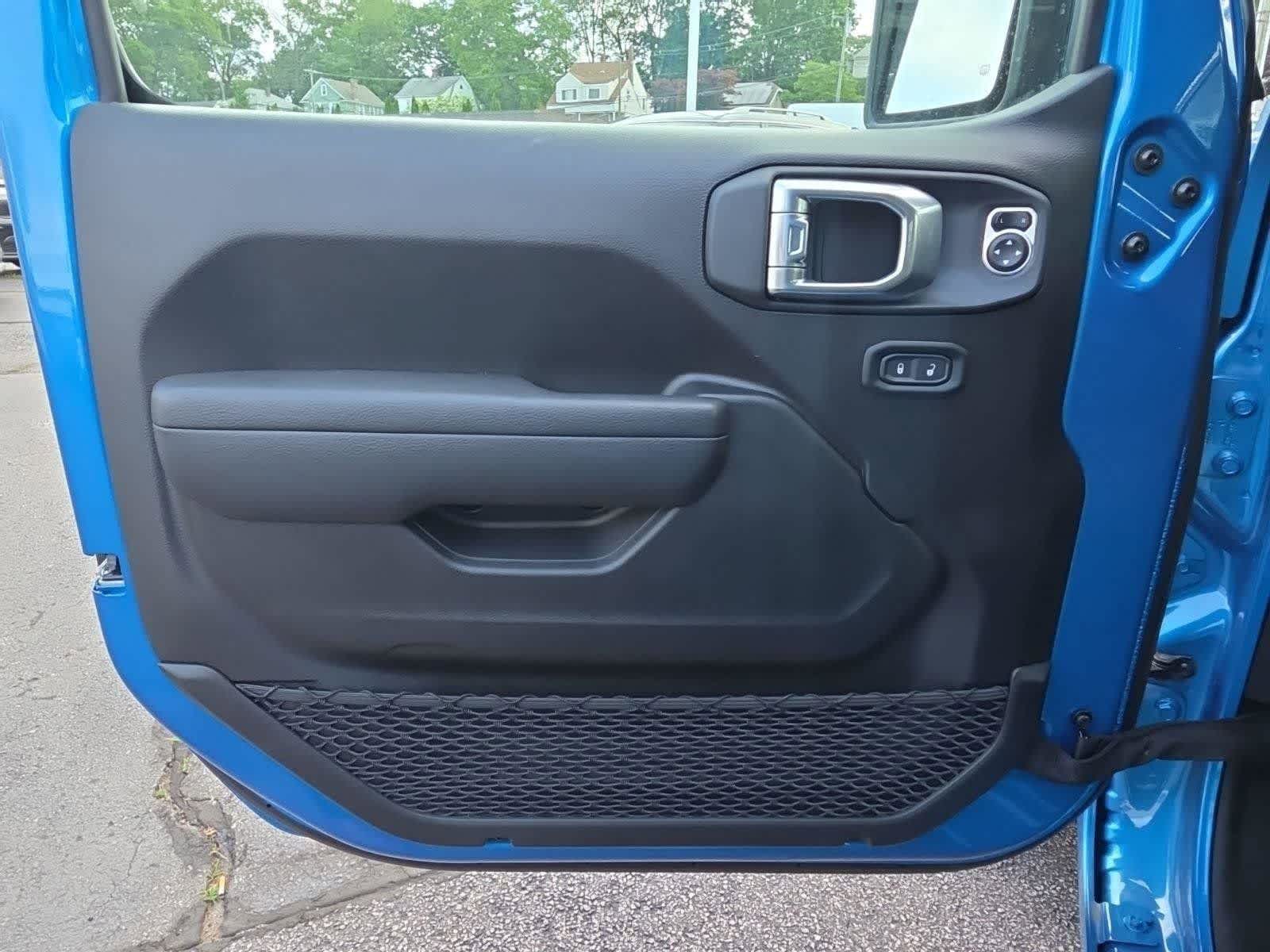 2025 Jeep Wrangler 4-Door Sport S - Photo 11