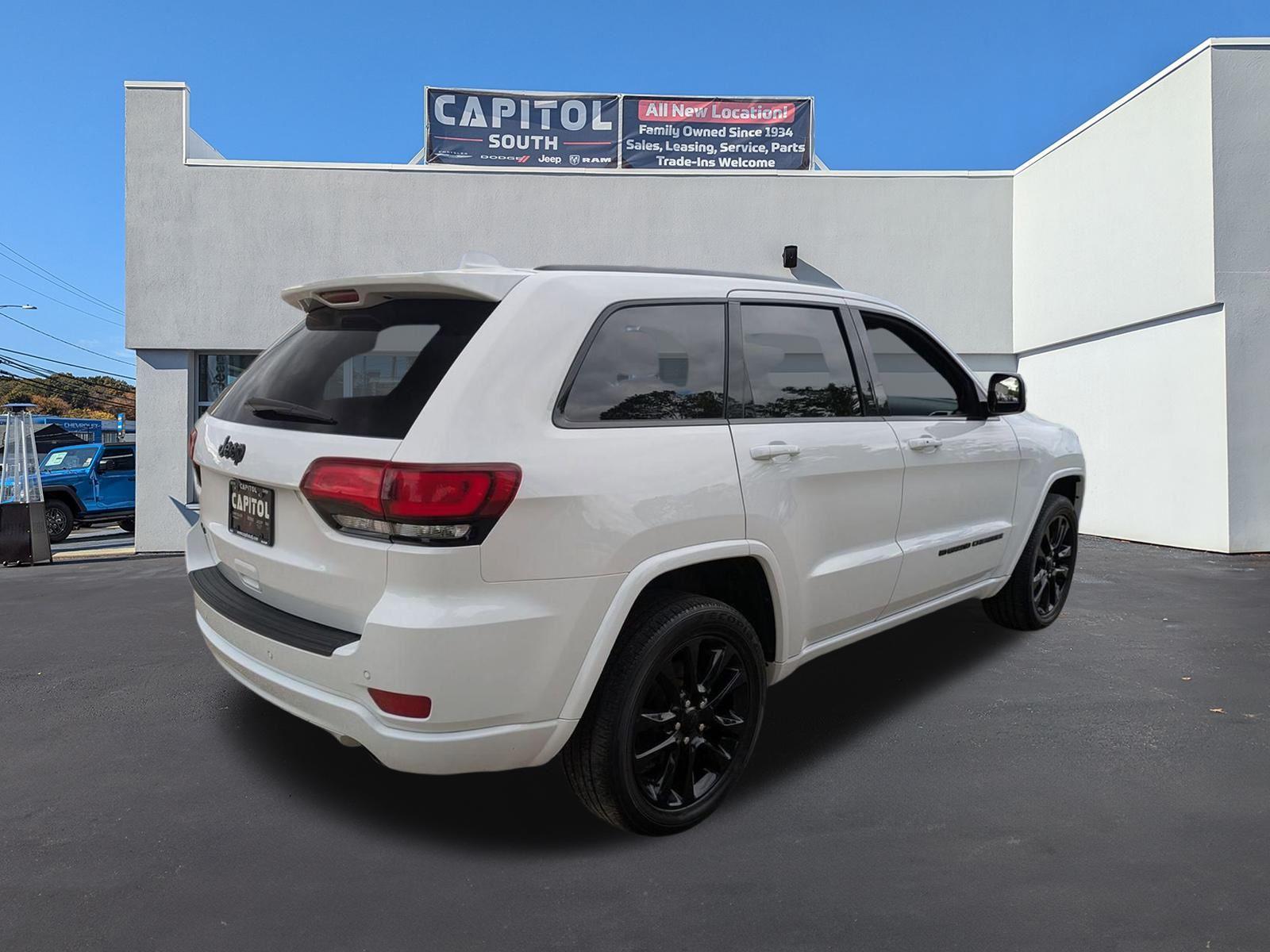 2022 Jeep Cherokee Laredo photo 3