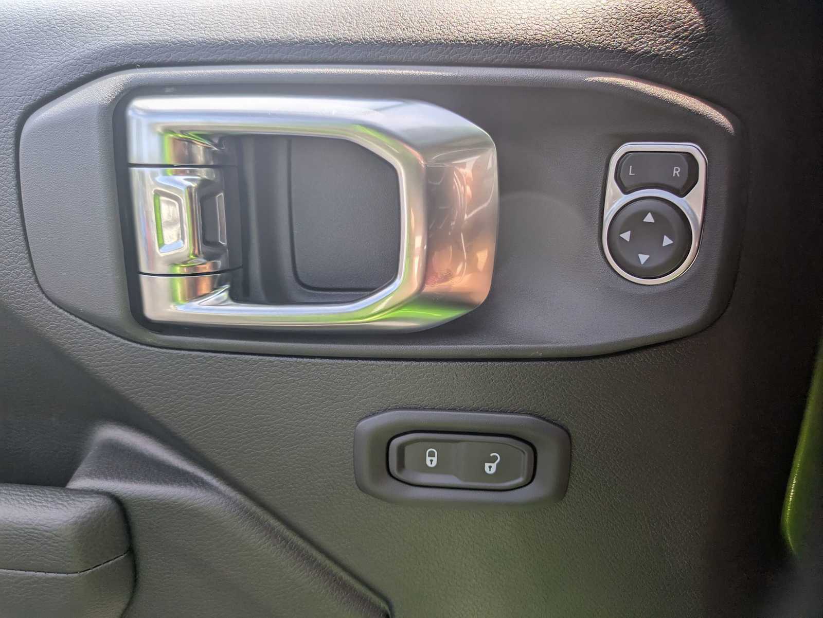 2025 Jeep Wrangler 4-Door Sport S - Photo 11