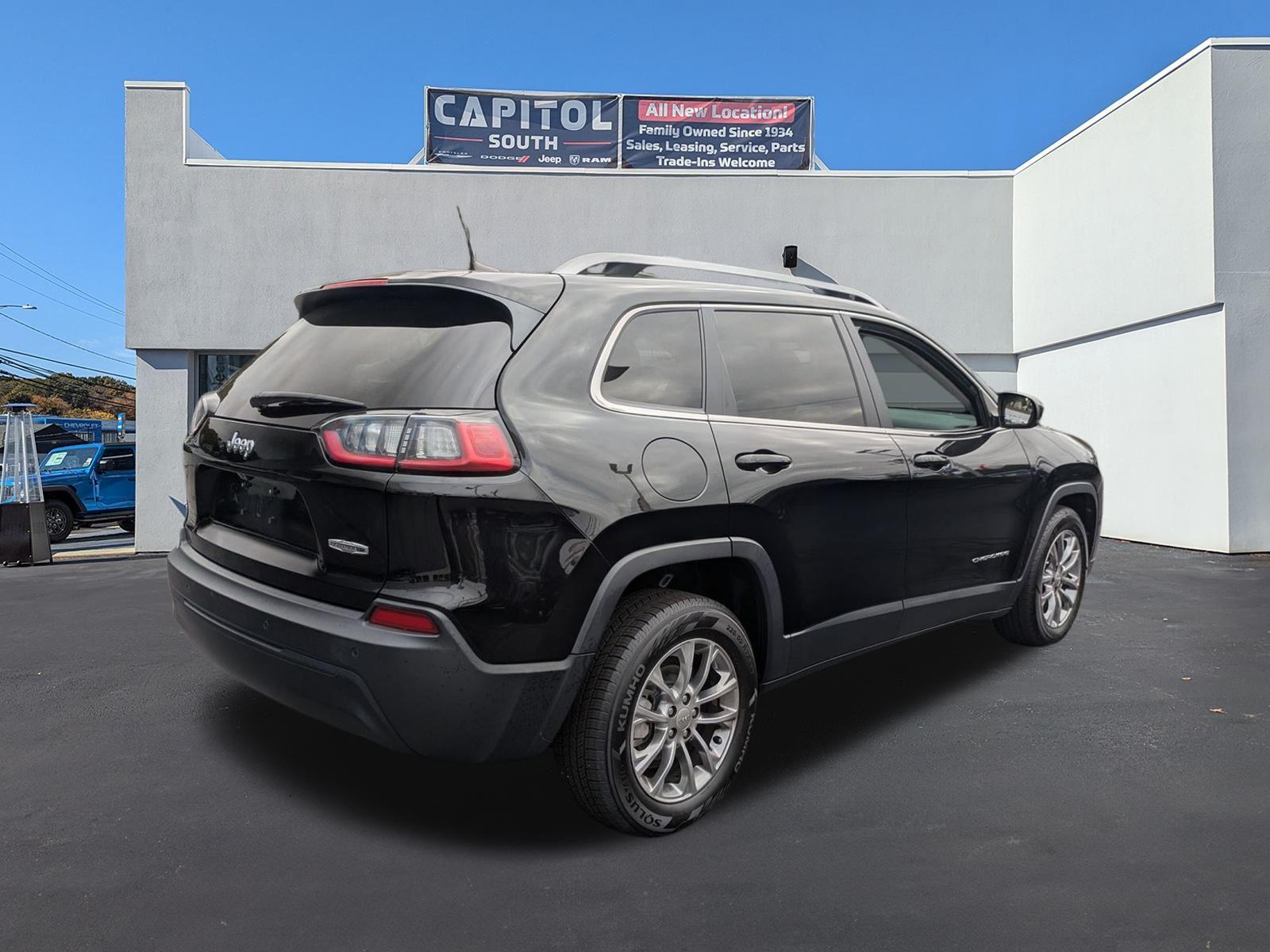 2021 Jeep Cherokee Latitude photo 2