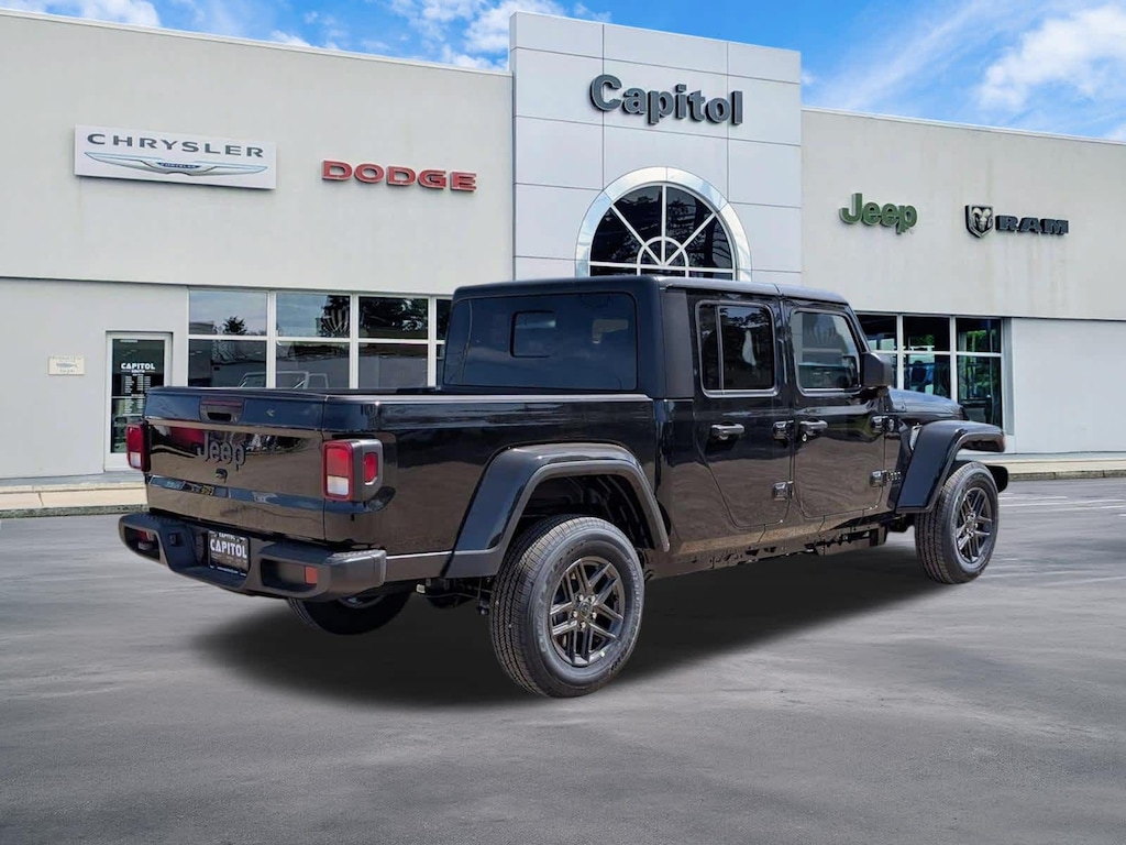 New 2026 Jeep Gladiator Sport S Pickup