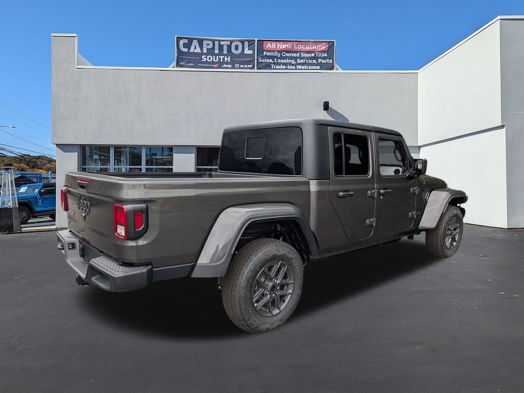 New 2025 Jeep Gladiator Sport S Pickup