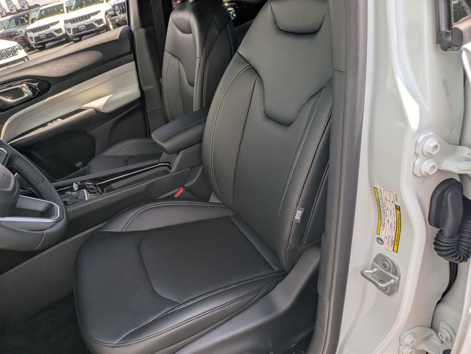 2025 Jeep Compass Limited - Photo 12