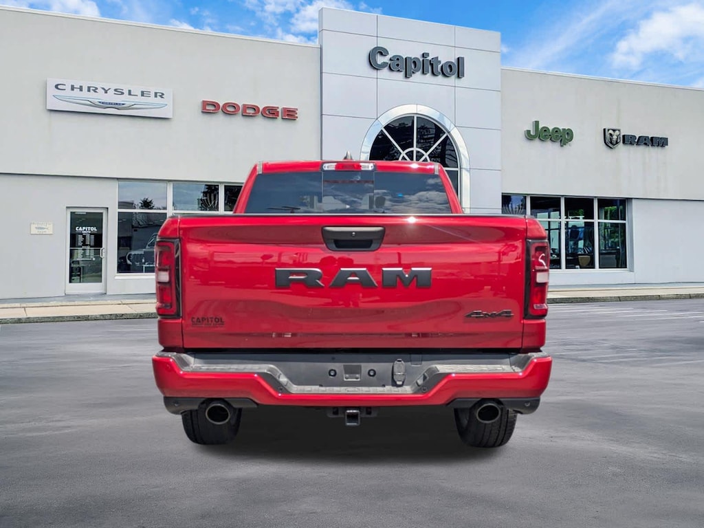 New 2026 Ram 1500 EXPRESS CREW CAB 4X4 5'7 BOX Pickup