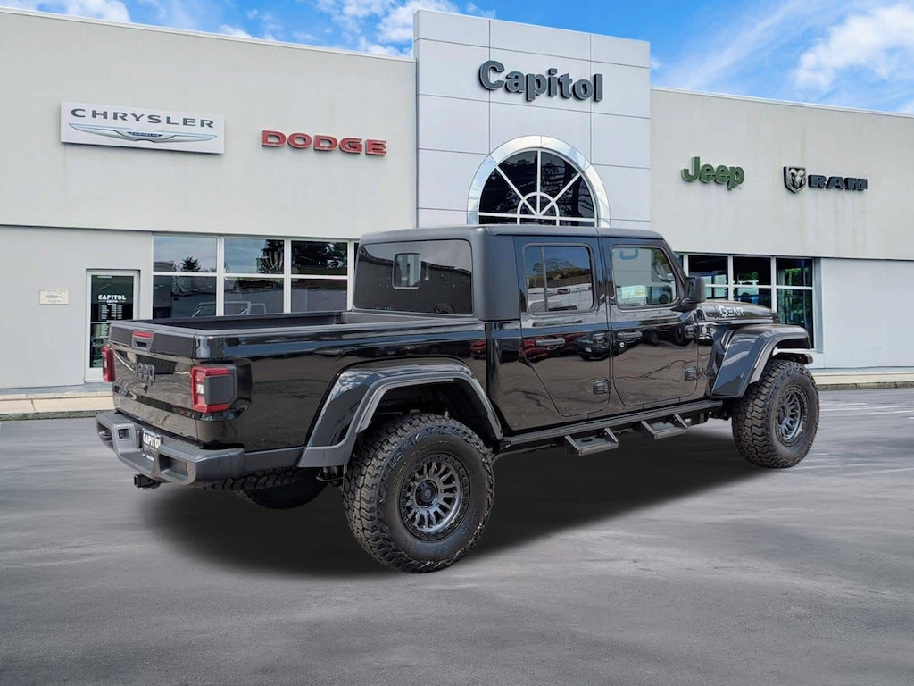 New 2026 Jeep Gladiator Sport S Pickup