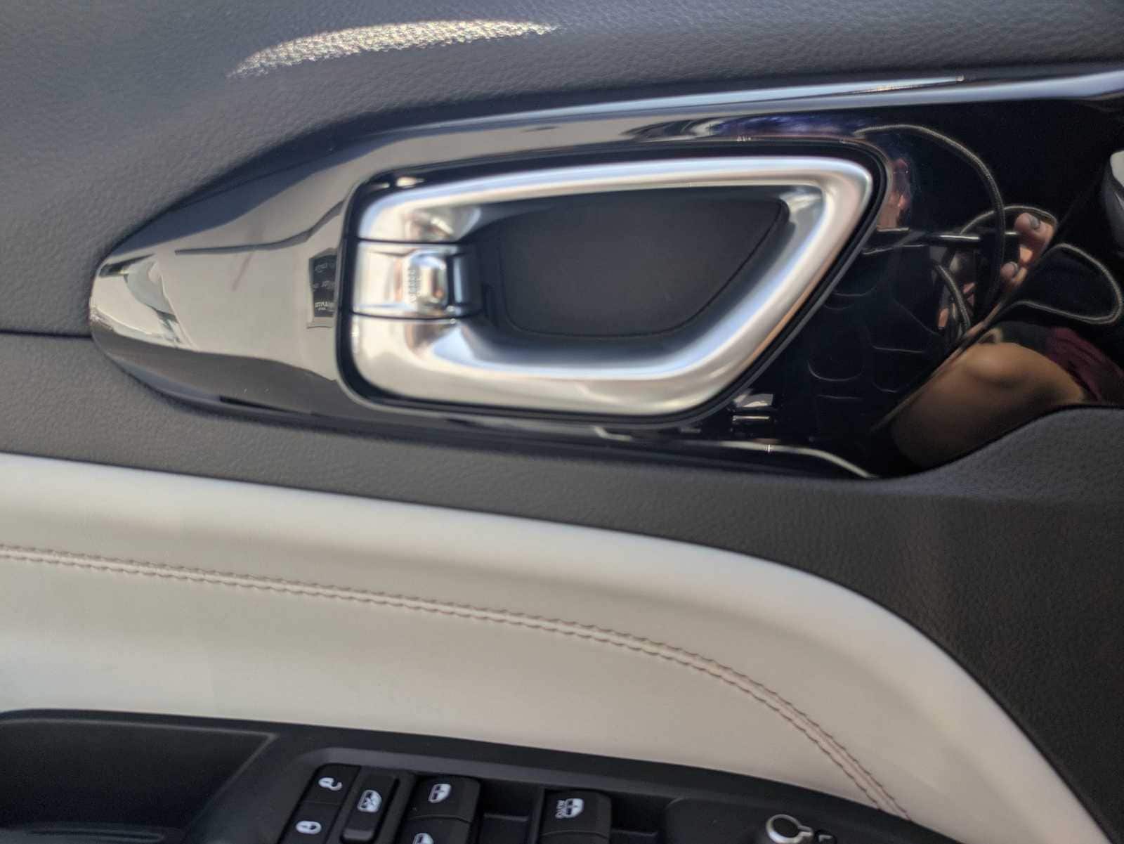 2025 Jeep Compass Limited - Photo 8