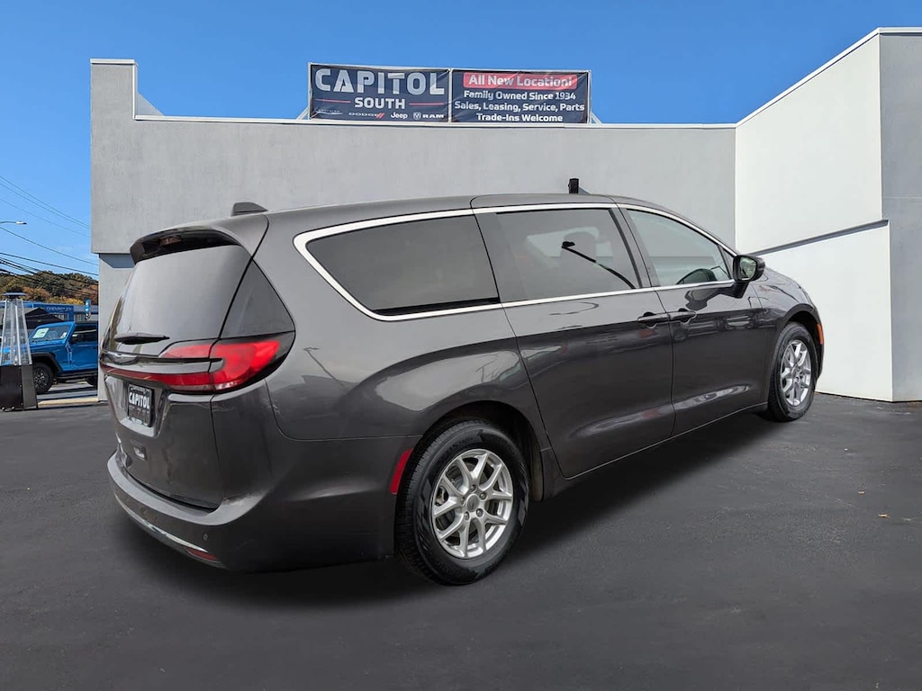 Used 2023 Chrysler Pacifica Touring L Van