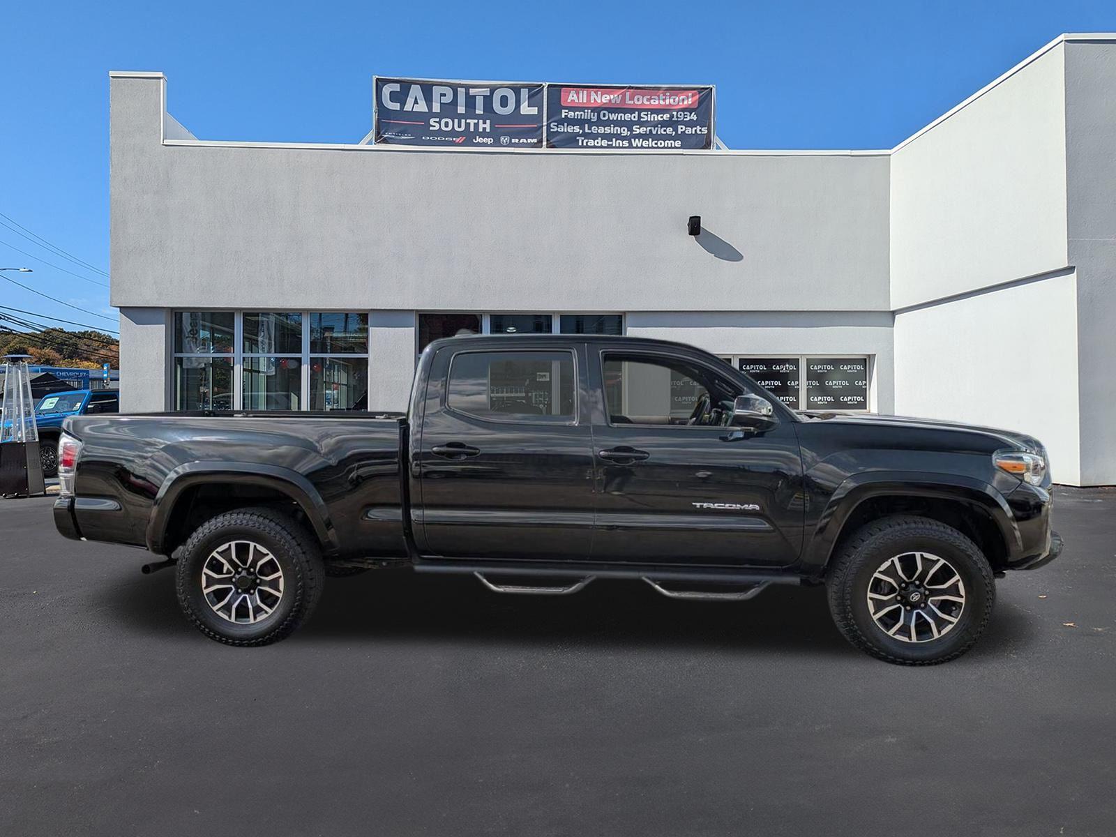 2020 Toyota Tacoma TRD Sport V6 photo 2