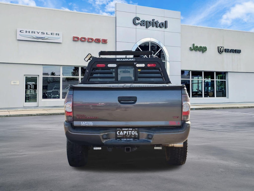 Used 2014 Toyota Tacoma 4WD Double Cab V6 AT Truck