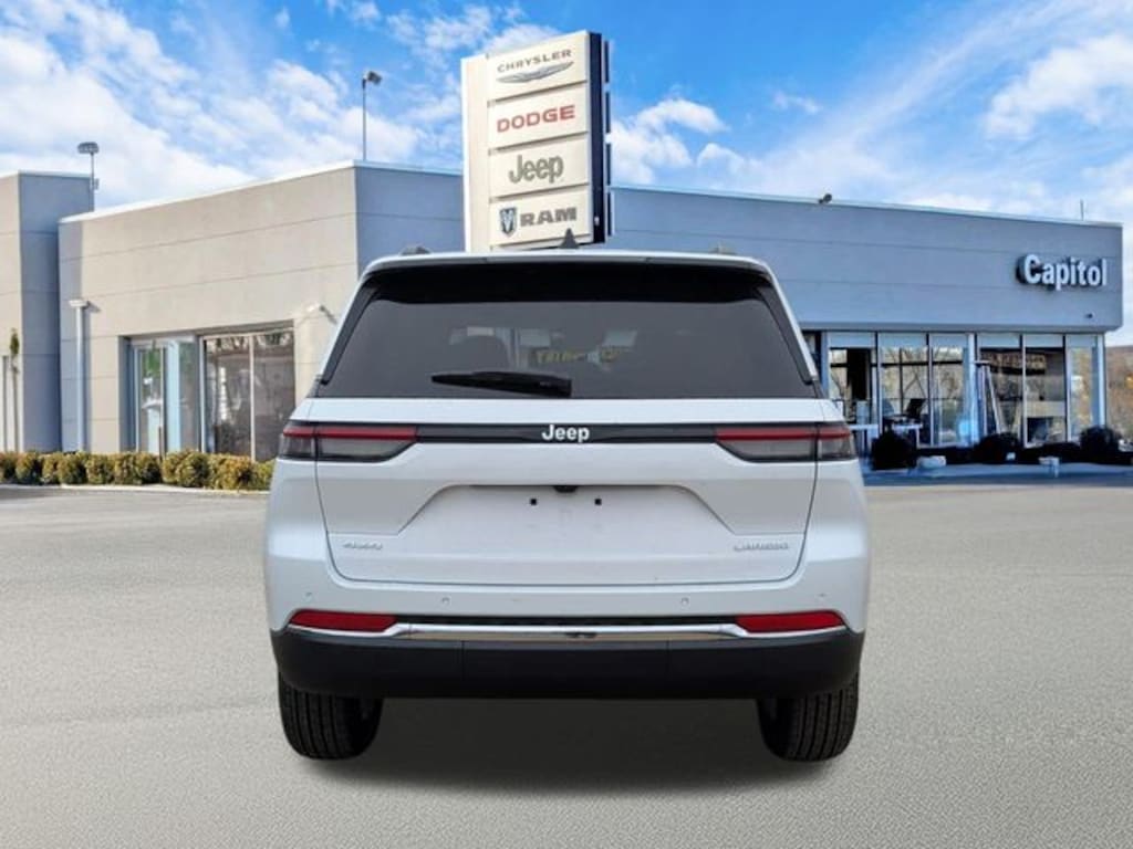 New 2026 Jeep Grand Cherokee Laredo Sport Utility