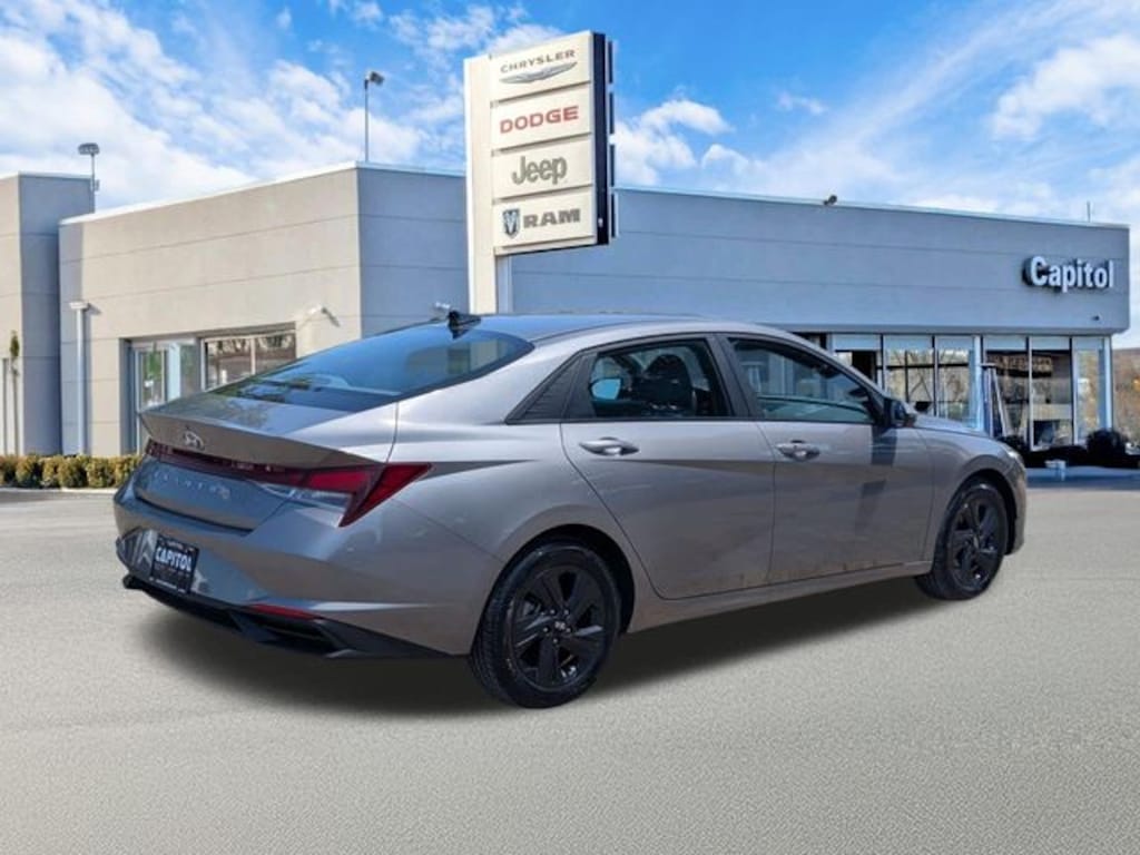 Used 2023 Hyundai Elantra SEL Sedan