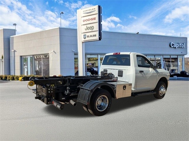 2024 Ram 3500 Tradesman photo 3