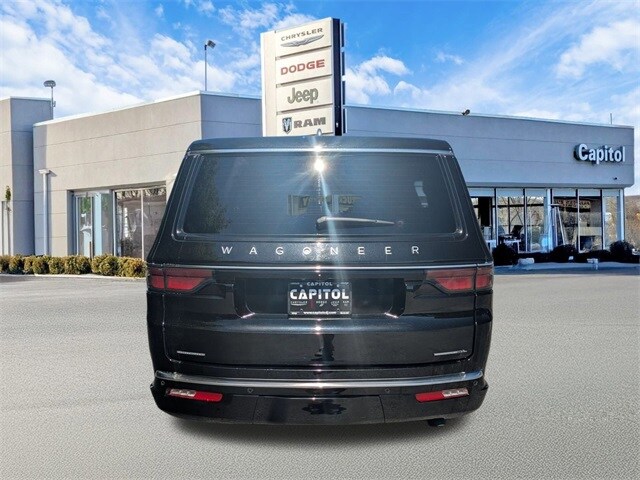 2023 Jeep Wagoneer L Series II photo 4