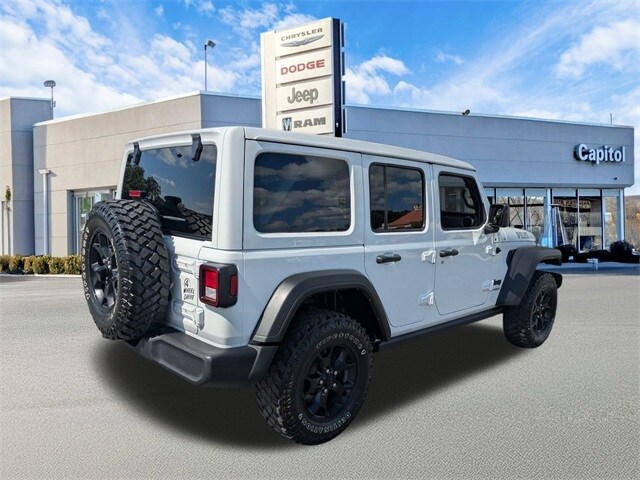 2022 Jeep Wrangler Unlimited Willys photo 3