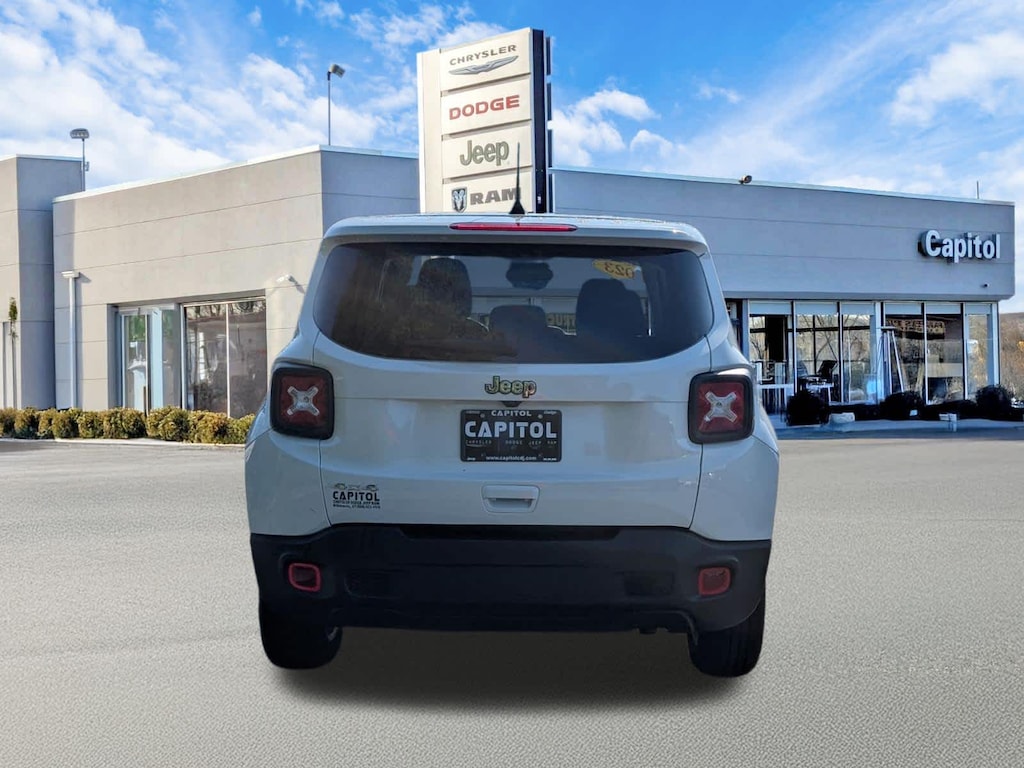 Used 2023 Jeep Renegade Latitude SUV