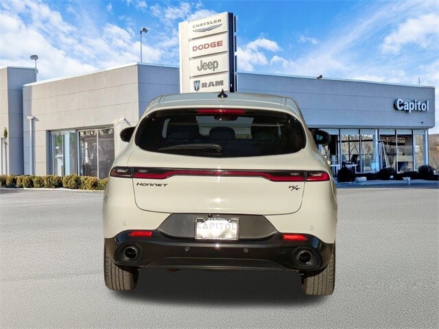 2024 Dodge Hornet R/T photo 3