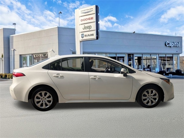 Used 2022 Toyota Corolla LE with VIN JTDEPMAE2N3019934 for sale in Windham, CT