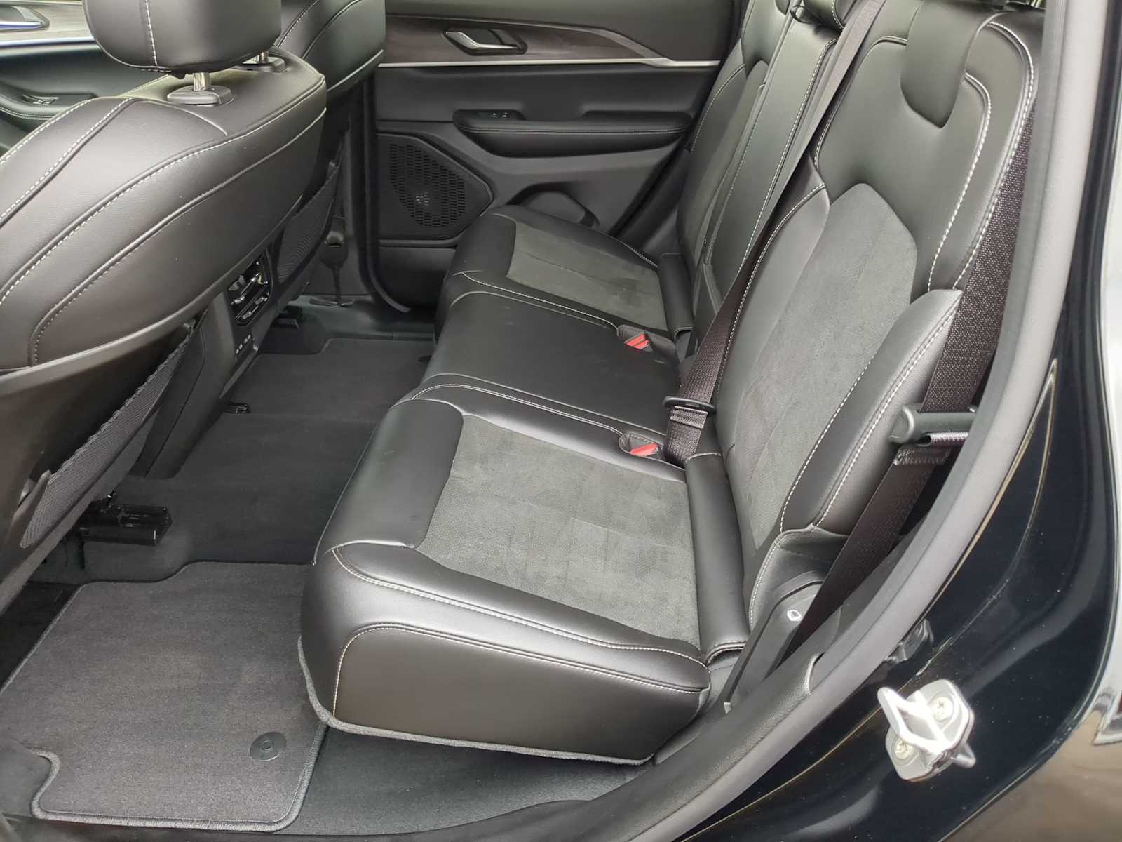 2026 Jeep Grand Cherokee Laredo - Photo 20