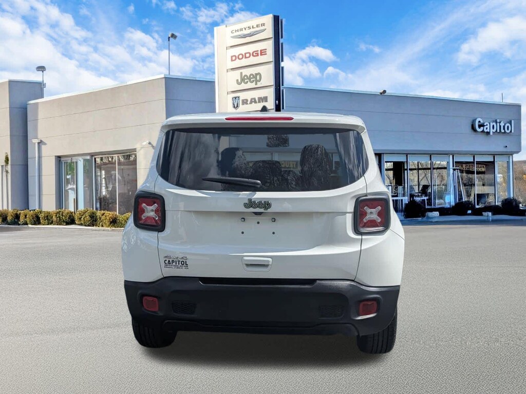 Used 2023 Jeep Renegade Latitude SUV
