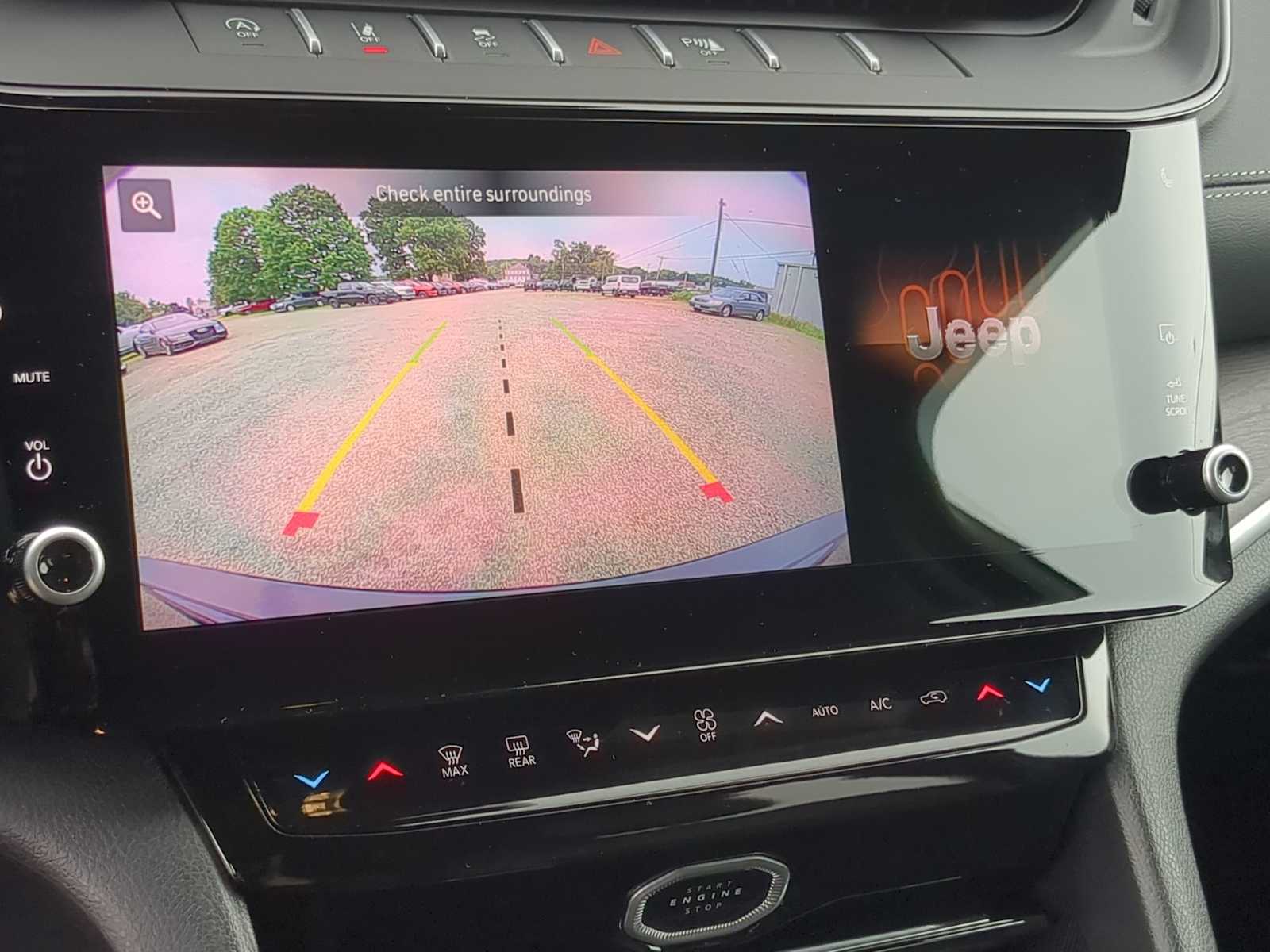 2026 Jeep Grand Cherokee Laredo - Photo 14