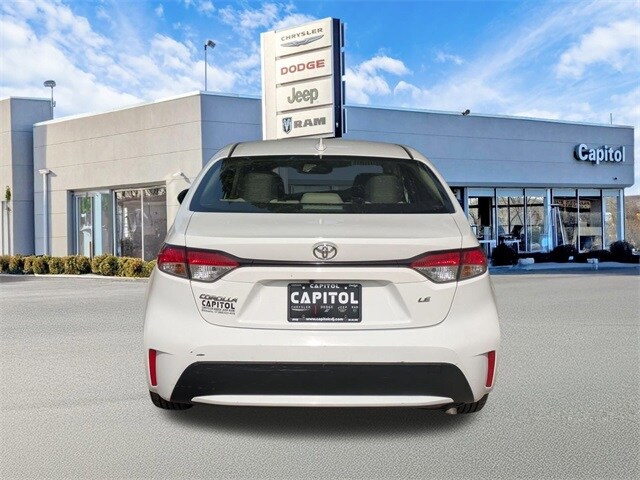 2022 Toyota Corolla LE photo 4