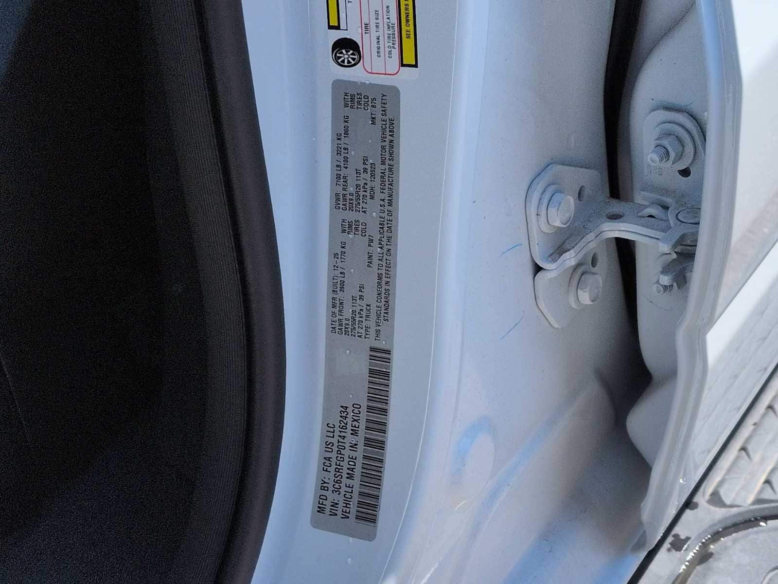 2026 RAM 1500 Express - Photo 23