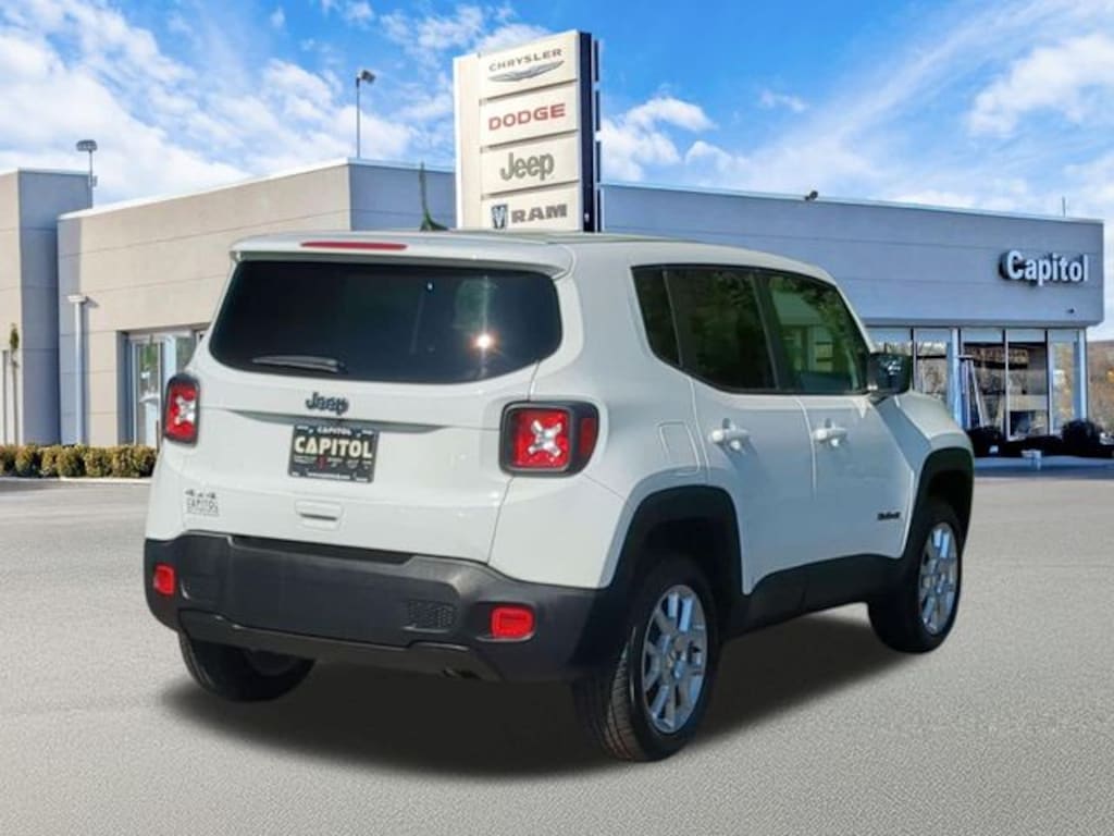 Used 2023 Jeep Renegade Latitude SUV