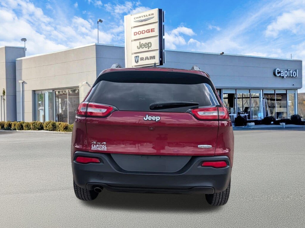 Used 2016 Jeep Cherokee Latitude SUV