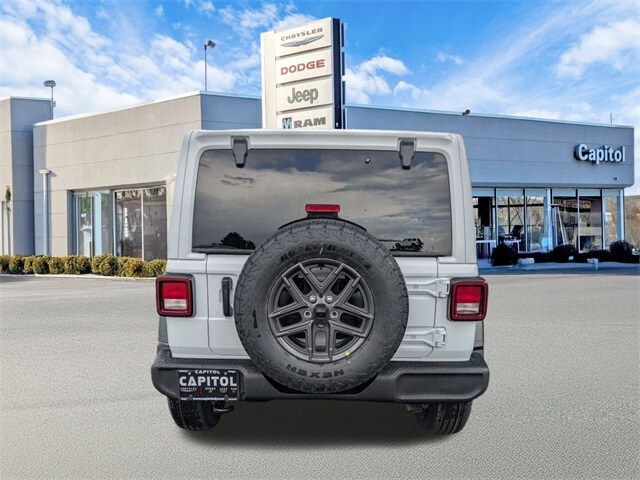 2025 Jeep Wrangler Sport S photo 3