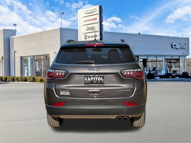 2022 Jeep Compass Limited photo 2