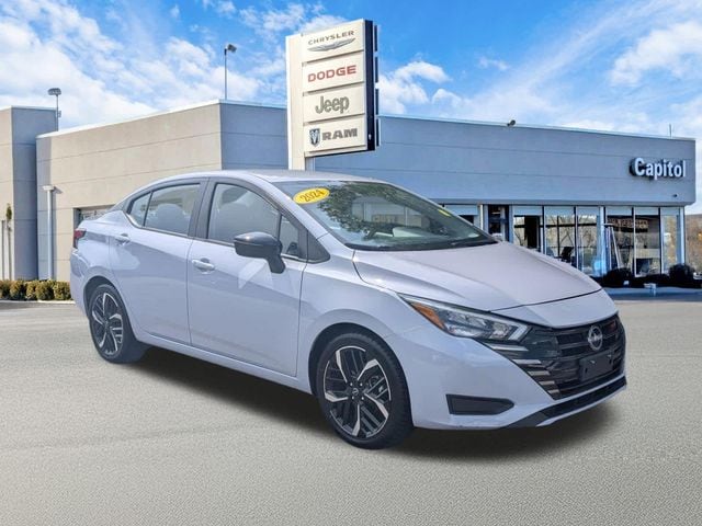 Gray Sky Pearl 2024 Nissan Versa Sedan Front-Wheel Drive Continuously Variable Transmission