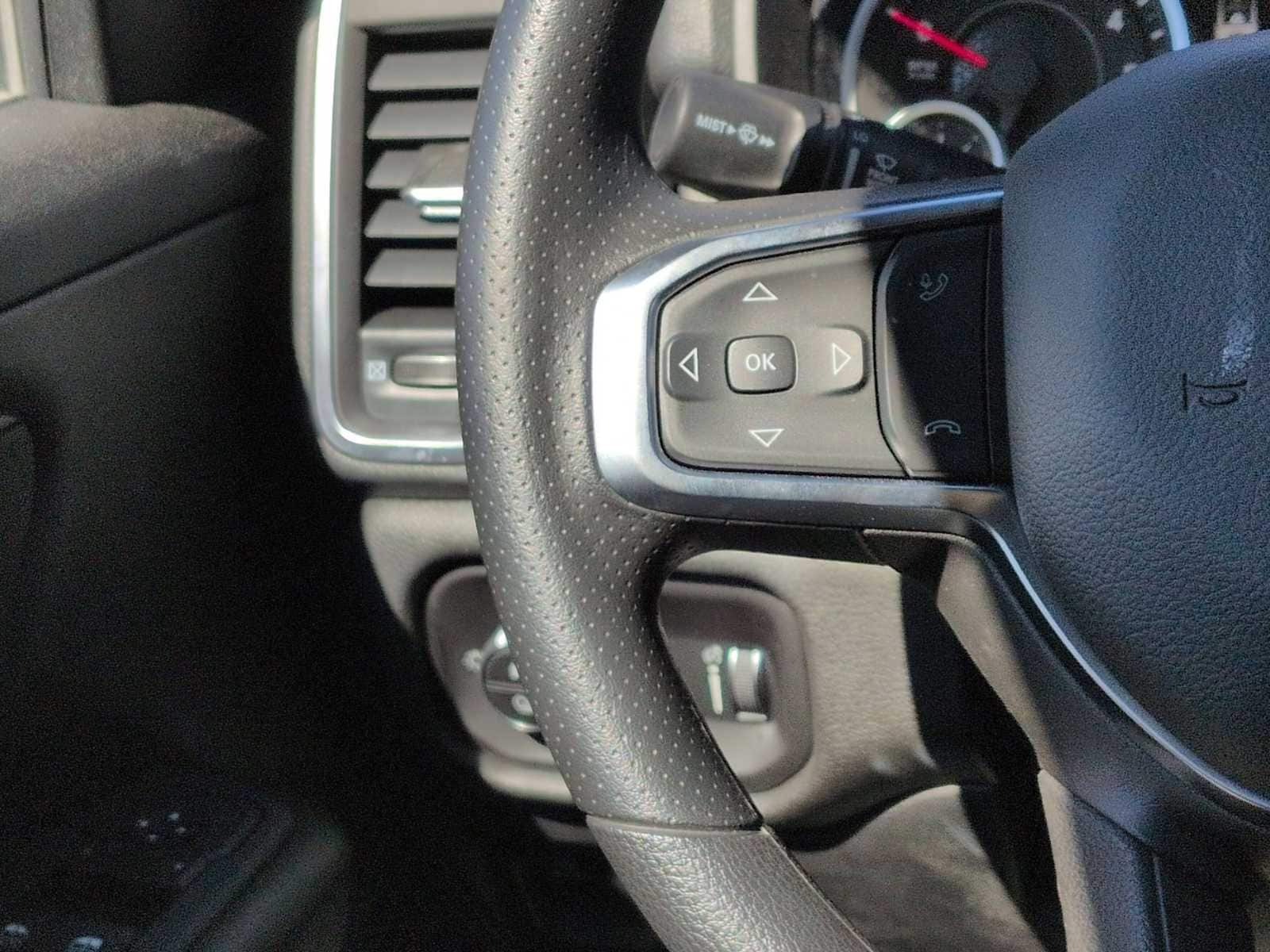 2026 RAM 1500 Express - Photo 14