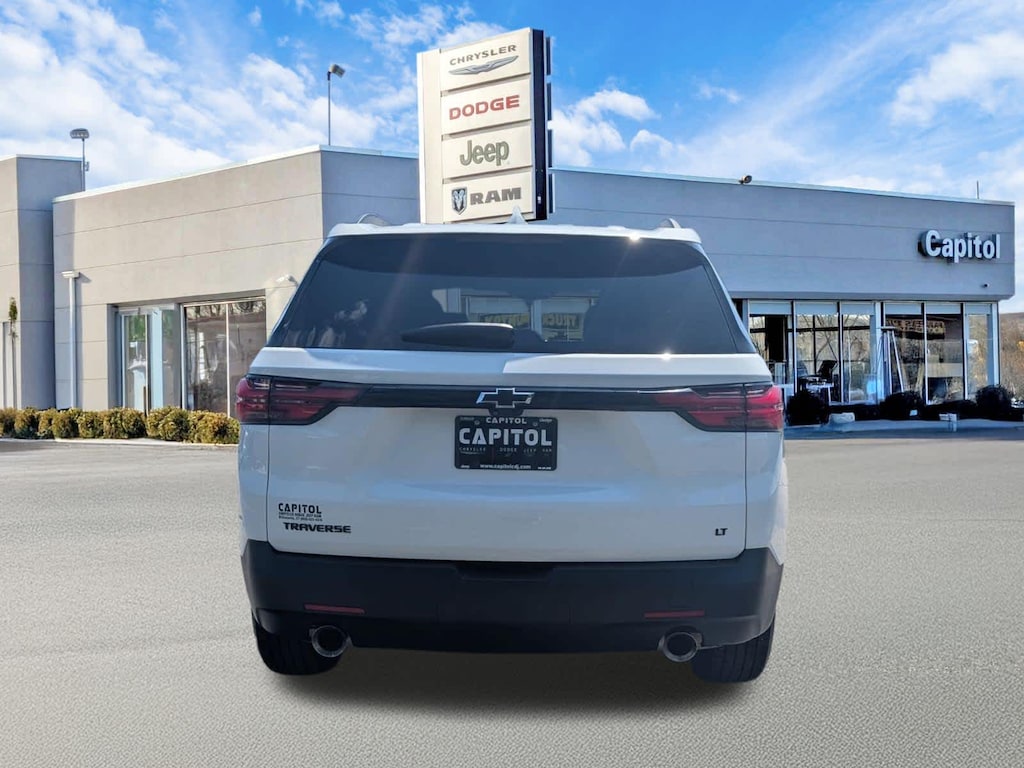 Used 2023 Chevrolet Traverse LT Cloth SUV