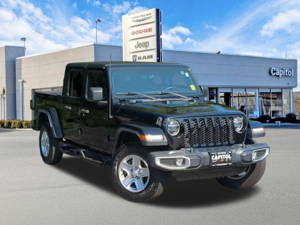 Used 2022 Jeep Gladiator Sport Truck
