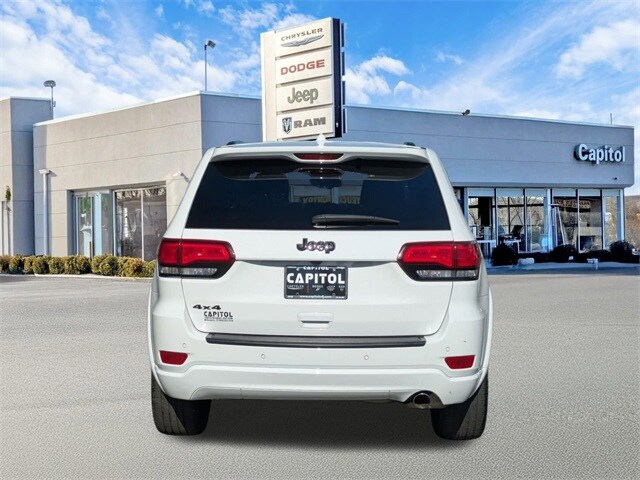 2021 Jeep Grand Cherokee Laredo X photo 4