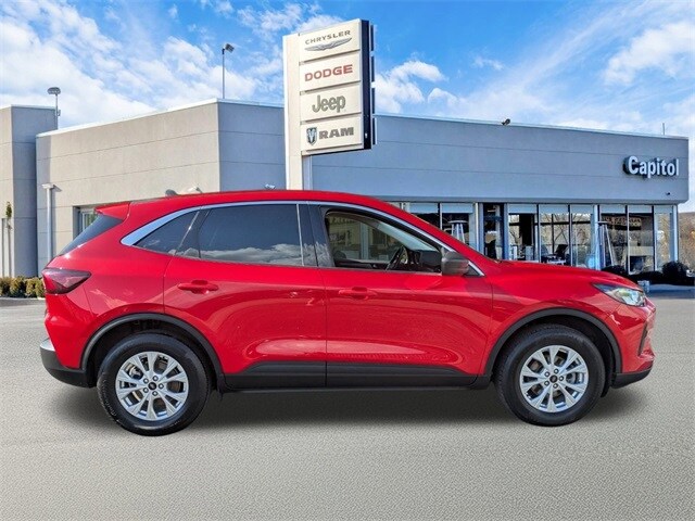 2024 Ford Escape Active photo 2
