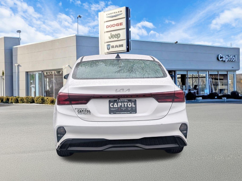 Used 2024 Kia Forte LXS Sedan