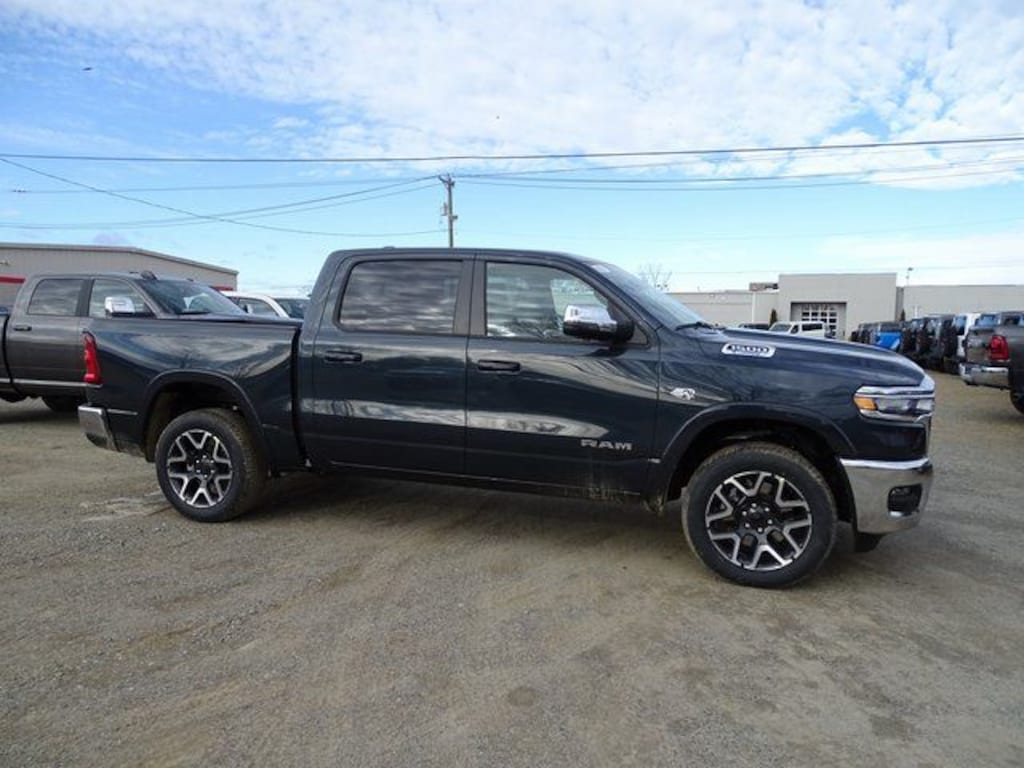 New 2026 Ram 1500 LARAMIE CREW CAB 4X4 5'7 BOX Pickup