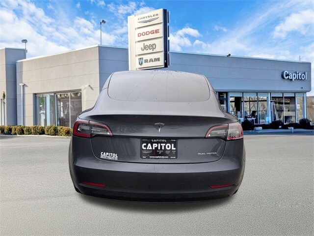 2022 Tesla Model 3 Long Range photo 4