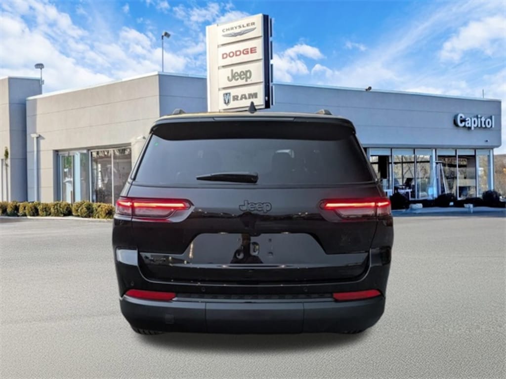 New 2025 Jeep Grand Cherokee L ALTITUDE X 4X4 Sport Utility